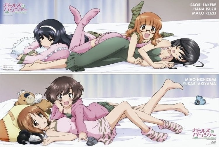 Girls und Panzer Mako Reizei +  Saori Takebe +Hana Isuzu + Miho Nishizumi + Yukari Akiyama  Anime Dakimakura Japanese Pillow Cover image 0